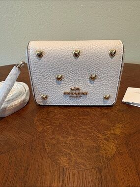 Coach wallet on a chain Pebble Leather Heart Stud Crossbody Bag White/ gold tone